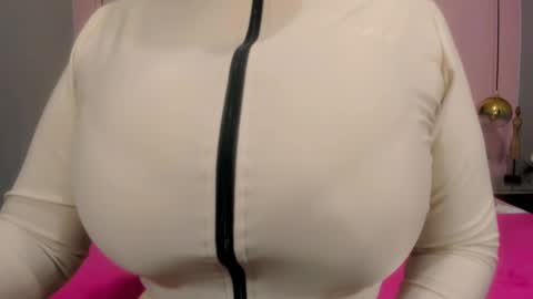 Snapshot of 00valeriasexxx chatting on 03-05-25, 10:00 Valeria online show from 03-05-25, 10:00