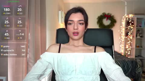 Snapshot of 0_perfect_imperfection_0 chatting on 12-20-25, 08:38 Olivia online show from 12-20-25, 08:38