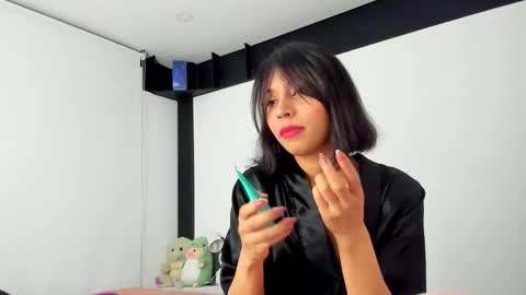 Snapshot of 0amy1 chatting on 11-11-25, 12:54 amy online show from 11-11-25, 12:54