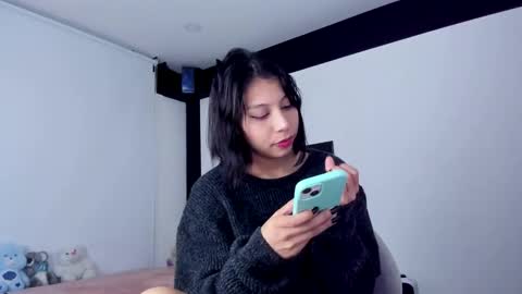 Snapshot of 0amy1 chatting on 11-13-25, 08:52 amy online show from 11-13-25, 08:52