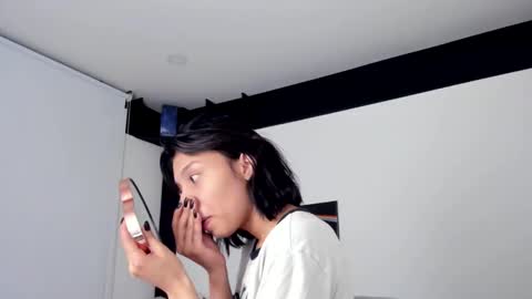 Snapshot of 0amy1 chatting on 11-17-25, 11:21 amy online show from 11-17-25, 11:21