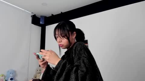 Snapshot of 0amy1 chatting on 11-20-25, 07:13 amy online show from 11-20-25, 07:13