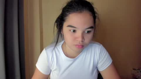 Snapshot of 0wwlo0k chatting on 05-27-26, 06:32 0wwlo0k online show from 05-27-26, 06:32