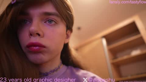 Snapshot of 1000and1nights_ chatting on 01-30-25, 02:25 Aishe online show from 01-30-25, 02:25