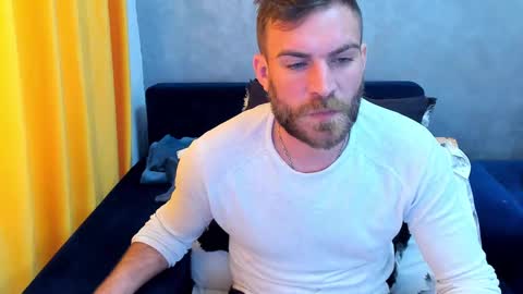 Snapshot of 10in_deluxe chatting on 02-21-25, 09:56 10in_deluxe online show from 02-21-25, 09:56