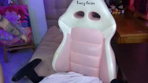 111lucygrim111 online show from 12-16-25, 04:56