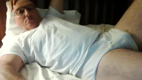 Snapshot of 123456ant chatting on 02-16-25, 12:21 123456ant online show from 02-16-25, 12:21