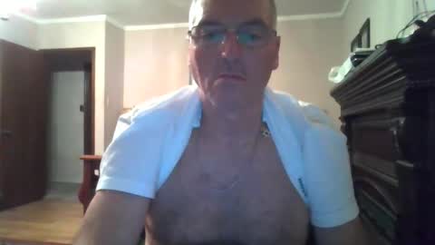 Snapshot of 123456ant chatting on 12-14-25, 10:03 123456ant online show from 12-14-25, 10:03