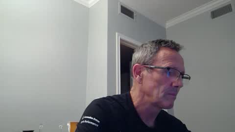 Snapshot of 13glanmorfa chatting on 12-15-25, 01:54 13glanmorfa online show from 12-15-25, 01:54