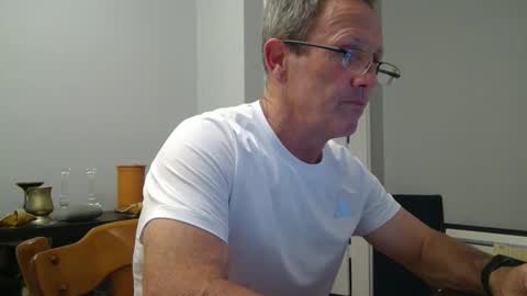 Snapshot of 13glanmorfa chatting on 04-05-26, 03:04 13glanmorfa online show from 04-05-26, 03:04