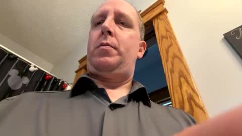 Snapshot of 16510 chatting on 10-29-25, 06:42 16510 online show from 10-29-25, 06:42