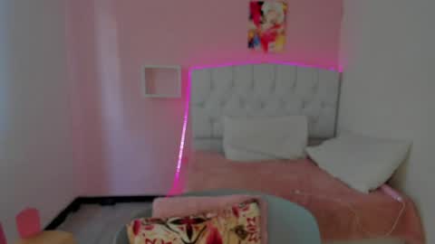 Snapshot of 18candy chatting on 12-20-24, 09:50 18candy online show from 12-20-24, 09:50