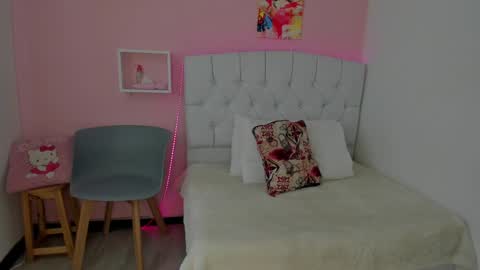 Snapshot of 18candy chatting on 12-31-24, 03:42 18candy online show from 12-31-24, 03:42