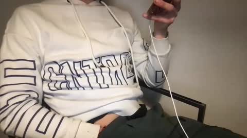 man 18 but cute online show from 12-31-24, 12:54