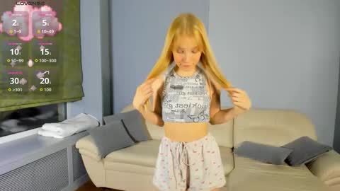 Kira online show from 10-03-25, 05:54