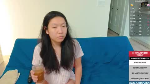 Snapshot of 18not20 chatting on 11-11-25, 12:54 Tong Ralph online show from 11-11-25, 12:54