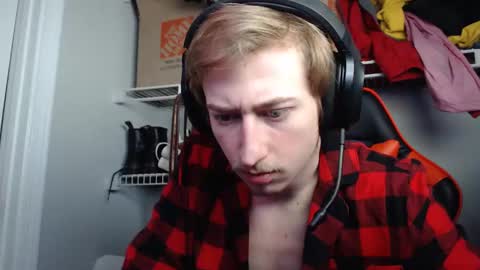 Snapshot of 18str8igcock chatting on 01-12-25, 08:47 18str8igcock online show from 01-12-25, 08:47