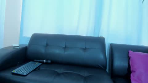 stef read my description online show from 02-22-25, 07:58