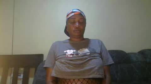 Snapshot of 1_sexylove chatting on 09-18-25, 06:04 1_sexylove online show from 09-18-25, 06:04