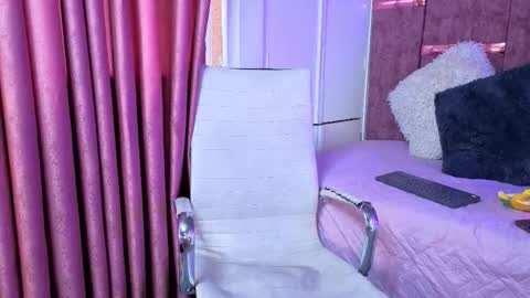 anya online show from 11-13-25, 07:57