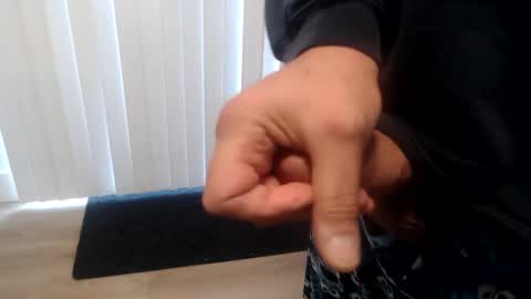 i erupt if you suck ur nipples 4 me and look at the camera while watching me online show from 01-05-26, 07:28