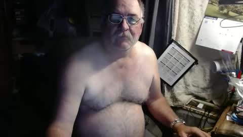 Snapshot of 1dusty60 chatting on 10-31-25, 09:54 1dusty60 online show from 10-31-25, 09:54