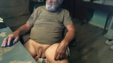 Snapshot of 1handyanddee chatting on 05-05-26, 01:35 1handyanddee online show from 05-05-26, 01:35