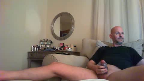 Snapshot of 1hotbaldguy chatting on 12-10-24, 11:30 1hotbaldguy online show from 12-10-24, 11:30