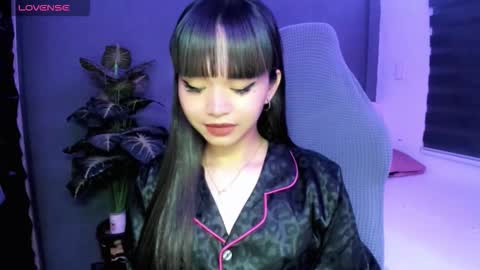 Snapshot of 1hottiegabby chatting on 10-12-25, 06:29 Gabby online show from 10-12-25, 06:29