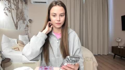 Lily 3 online show from 10-04-25, 11:41