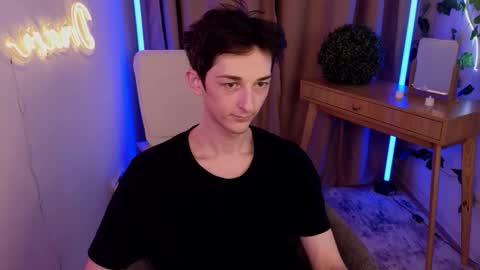 Max online show from 03-19-26, 10:25