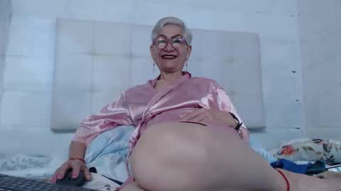 Miss Monserrate online show from 01-03-25, 02:40