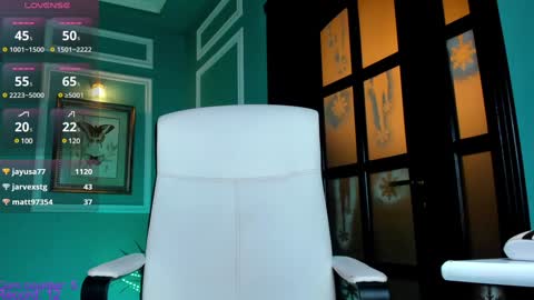 Snapshot of 1munique chatting on 12-18-24, 03:55 Moona  online show from 12-18-24, 03:55