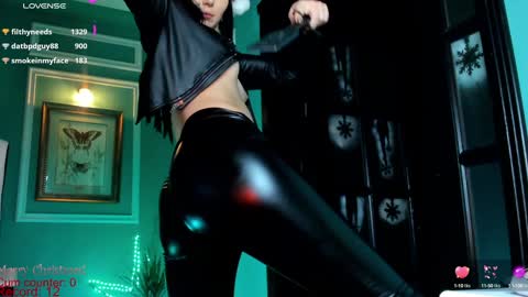 Snapshot of 1munique chatting on 12-24-24, 10:49 Moona  online show from 12-24-24, 10:49