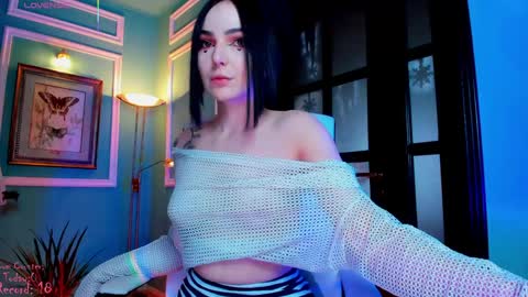 Snapshot of 1munique chatting on 02-04-25, 12:00 Moona  online show from 02-04-25, 12:00