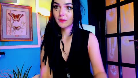 Snapshot of 1munique chatting on 02-08-25, 01:54 Moona  online show from 02-08-25, 01:54