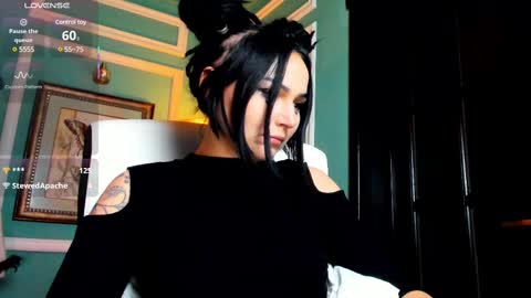 Snapshot of 1munique chatting on 02-23-25, 08:11 Moona  online show from 02-23-25, 08:11