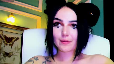 Snapshot of 1munique chatting on 03-08-25, 12:11 Moona  online show from 03-08-25, 12:11