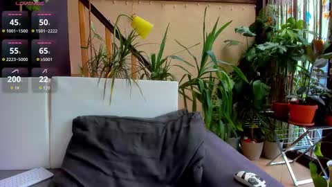 Snapshot of 1munique chatting on 09-12-25, 11:32 Moona  online show from 09-12-25, 11:32