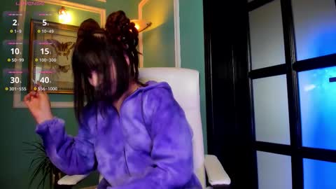 Snapshot of 1munique chatting on 10-08-25, 09:40 Moona  online show from 10-08-25, 09:40