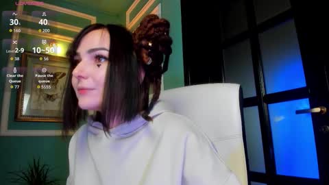 Snapshot of 1munique chatting on 10-09-25, 12:03 Moona  online show from 10-09-25, 12:03