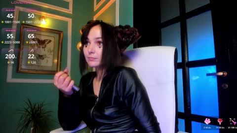 Moona  online show from 10-30-25, 01:56