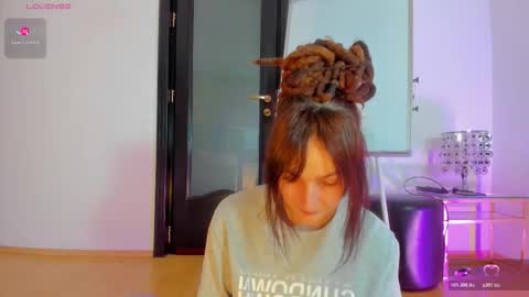 Moona  online show from 02-19-26, 08:32