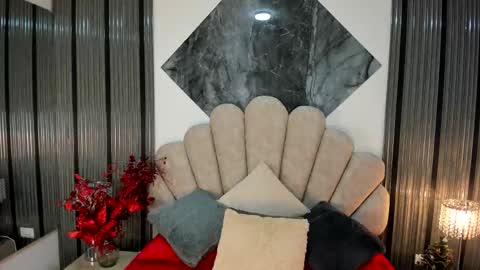 Snapshot of 1naughty_milf chatting on 01-08-26, 01:02 Luisa online show from 01-08-26, 01:02