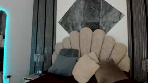 Snapshot of 1naughty_milf chatting on 03-09-26, 08:29 Luisa online show from 03-09-26, 08:29