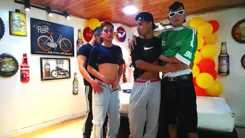 Snapshot of 1pushman chatting on 02-01-25, 01:44 pushman online show from 02-01-25, 01:44