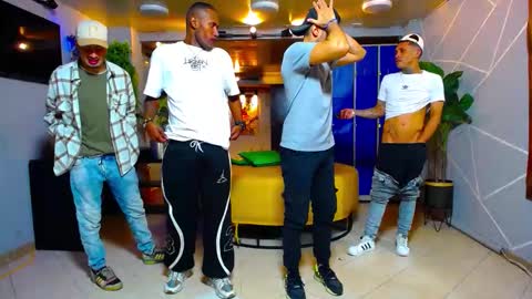 Snapshot of 1pushman chatting on 09-09-25, 11:10 pushman online show from 09-09-25, 11:10