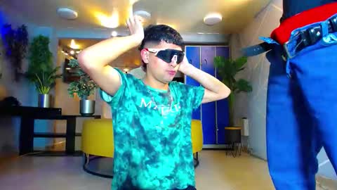 Snapshot of 1pushman chatting on 10-17-25, 11:02 pushman online show from 10-17-25, 11:02