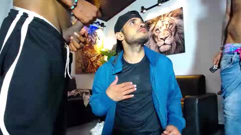 Snapshot of 1pushman chatting on 12-02-25, 11:59 pushman online show from 12-02-25, 11:59