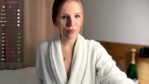 VICTORIA online show from 09-15-25, 01:05